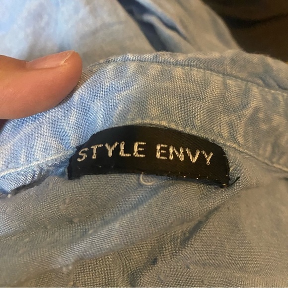 STYLE Envy Blue long sleeve button down hi-low blouse - Picture 4 of 6